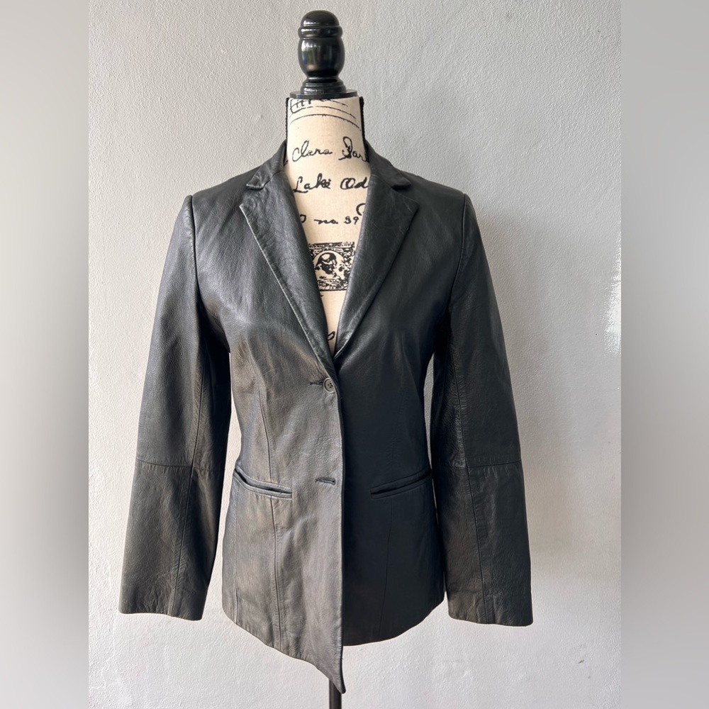 VINTAGE BCBG black leather blazer